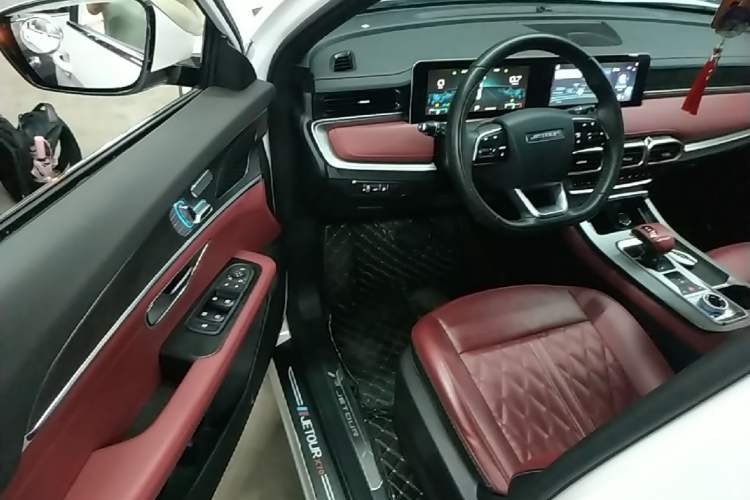 Used JETOUR X70 PLUS 2024 Champion Edition 1.5T DCT Champion MAX 5-Seater Driver Seat