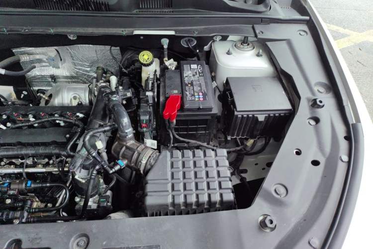 Used JETOUR X70 PLUS 2024 Champion Edition 1.5T DCT Champion PRO 7-Seater Engine Bay Left