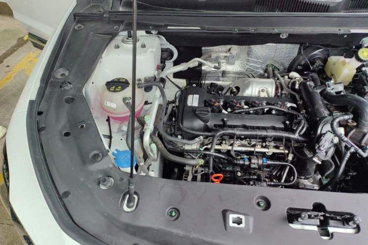 Used JETOUR X70 PLUS 2024 Champion Edition 1.5T DCT Champion PRO 7-Seater Engine Bay Right