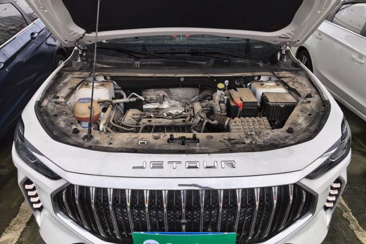Used JETOUR X70 PLUS 2024 Champion Edition 1.5T Manual 7-Seater Engine Bay