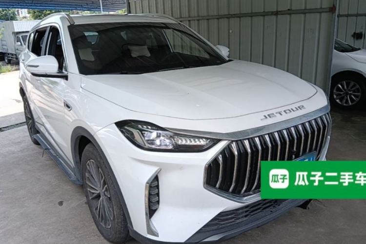 Used JETOUR X70 PLUS 2024 Champion Edition 1.5T DCT Champion PRO 7-Seater Front Right 45 Deg