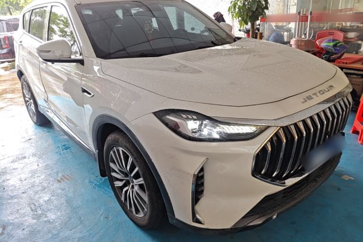 Used JETOUR X70 PLUS 2024 Champion Edition 1.5T DCT Champion PRO 7-Seater Front Right 45 Deg