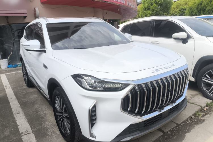 Used JETOUR X70 PLUS 2024 Champion Edition 1.5T DCT Champion PRO 5-Seater Front Right 45 Deg
