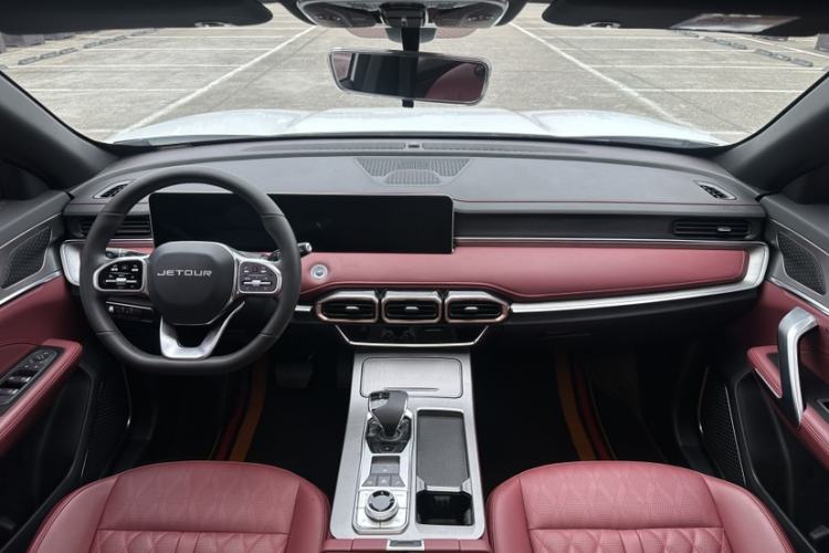 Used JETOUR X70 PLUS 2024 Champion Edition 1.5T DCT Champion MAX+ 5-seater Interior 1