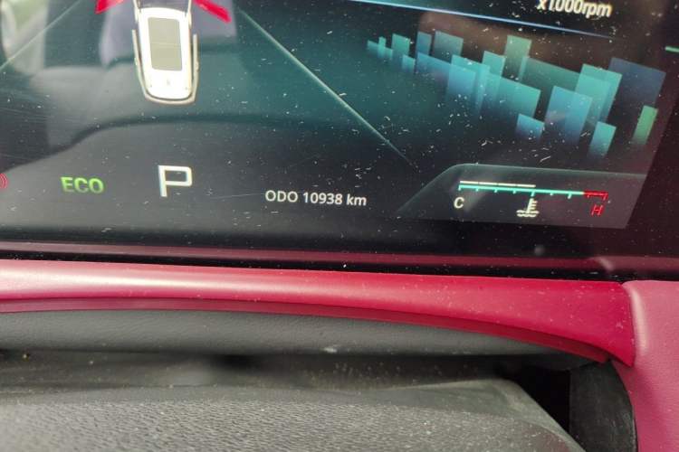 Used JETOUR X70 PLUS 2024 Champion Edition 1.5T DCT Champion PRO 7-Seater Odometer Close Up