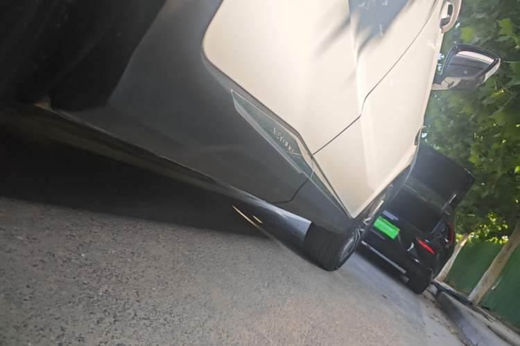 Used JETOUR X70 PLUS 2024 Champion Edition 1.5T DCT Champion MAX 5-Seater Right Side Sill