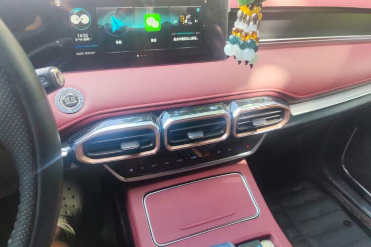 Used JETOUR X70 PLUS 2025 Champion Edition 1.5T DCT Champion PRO 5-Seater Audio And AC Panel