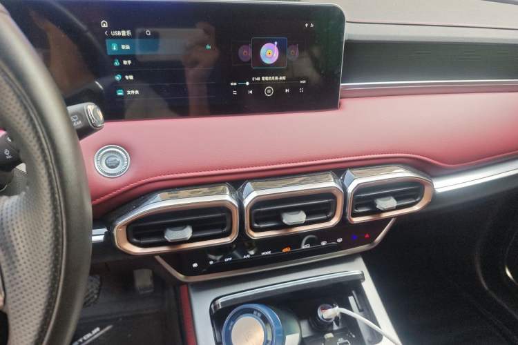 Used JETOUR X70 PLUS 2025 Champion Edition 1.5T DCT Champion PRO 5-Seater Audio And AC Panel