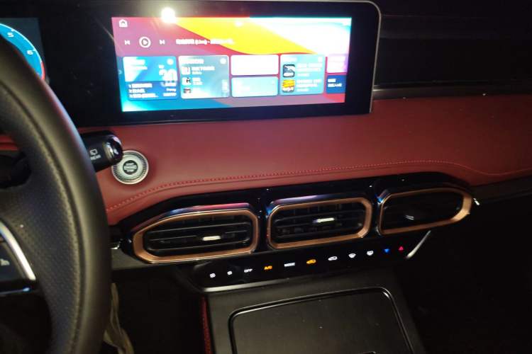 Used JETOUR X70 PLUS 2025 Champion Edition 1.5T DCT Champion MAX 7-Seater Audio And AC Panel