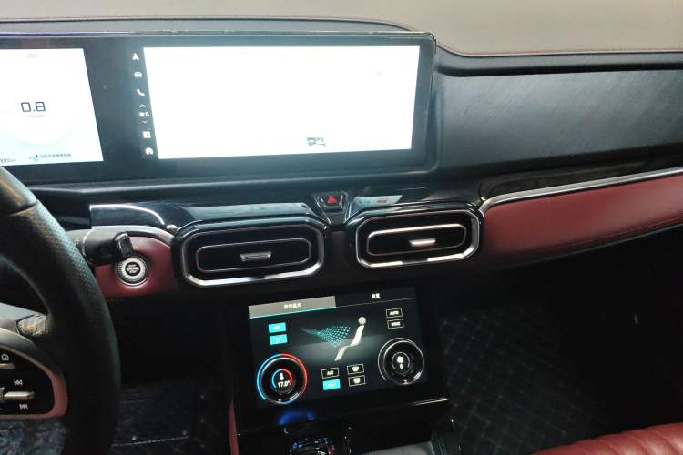 Used JETOUR X70 PLUS 2025 1.5T Luxury Edition 5 Seats Audio And AC Panel