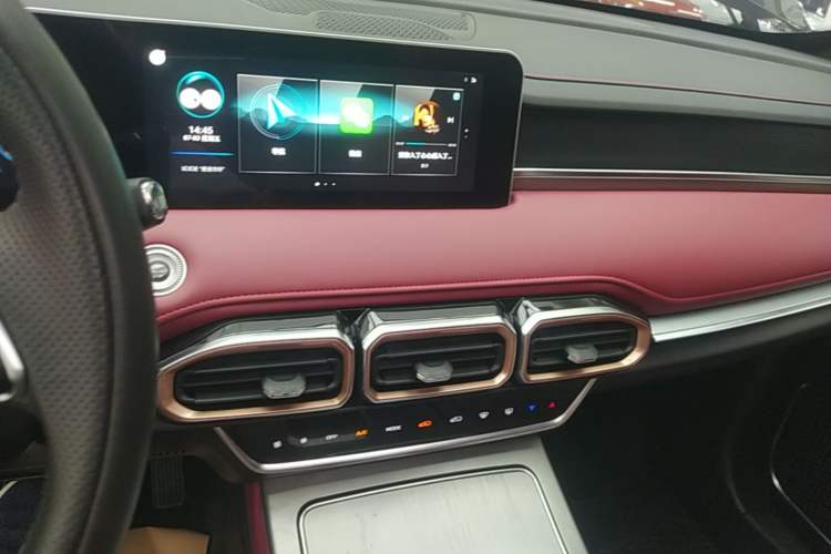 Used JETOUR X70 PLUS 2025 Champion Edition 1.5T DCT Champion PRO 7-Seater Audio And AC Panel