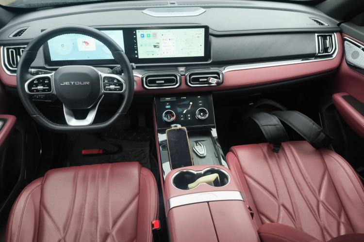 Used JETOUR X70 PLUS 2025 1.5T Flagship 7-Seater Center Console