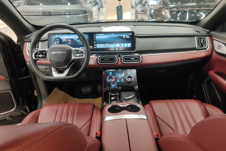 Used JETOUR X70 PLUS 2025 1.5T Flagship Edition 5 Seats Center Console