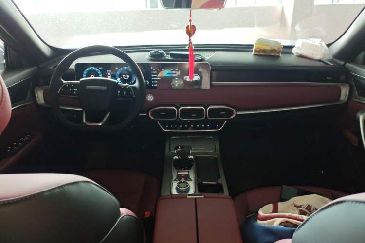 Used JETOUR X70 PLUS 2025 Champion Edition 1.5T DCT Champion PRO 5-Seater Center Console