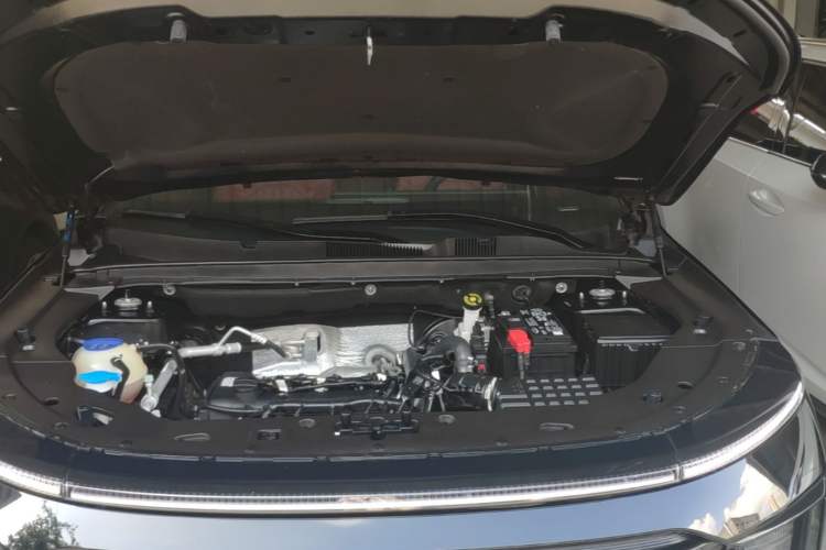 Used JETOUR X70 PLUS 2025 1.5T Elite Edition 7-Seater Engine Bay