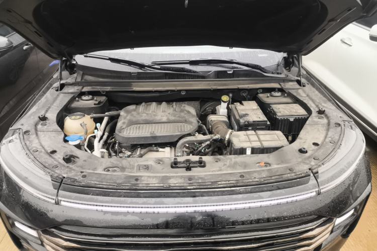 Used JETOUR X70 PLUS 2025 1.5T Flagship 7-Seater Engine Bay