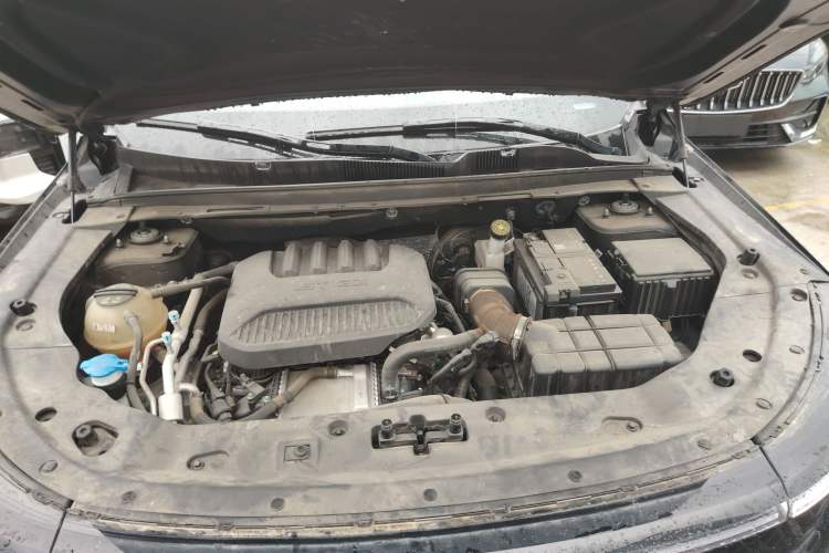 Used JETOUR X70 PLUS 2025 1.5T ZhiZhen Pailong Edition 7-Seater Engine Bay