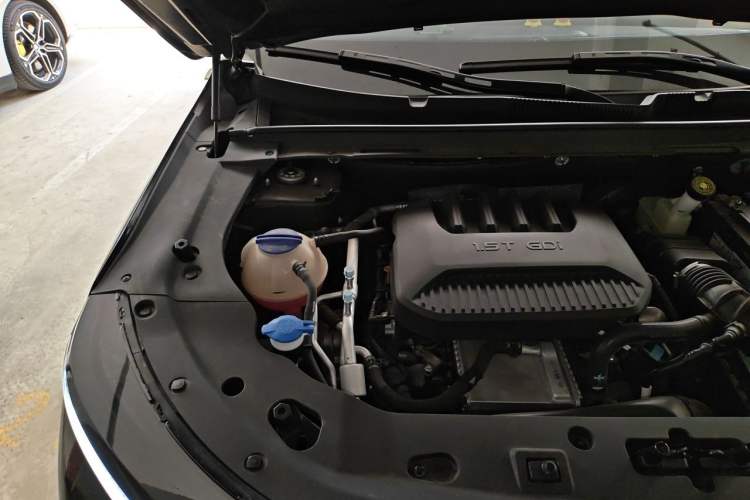 Used JETOUR X70 PLUS 2025 1.5T Flagship 7-Seater Engine Bay Right