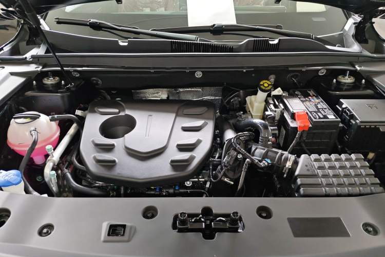 Used JETOUR X70 PLUS 2025 Model 1.5T CVT Enjoyment Edition 7-Seater Engine Bay