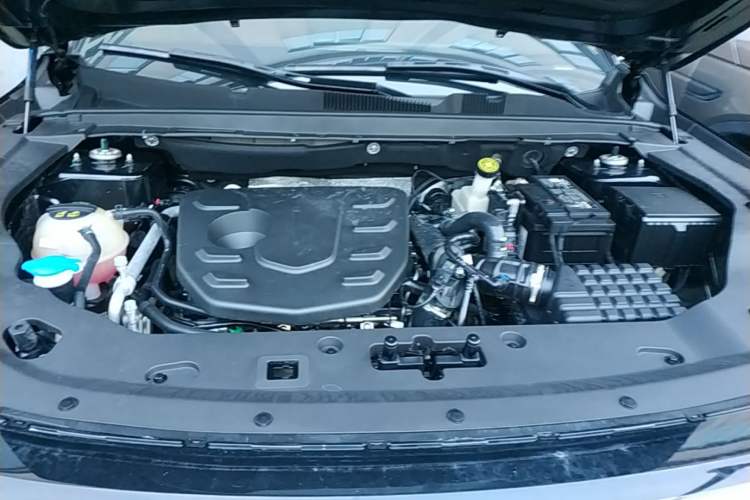 Used JETOUR X70 PLUS 2025 1.5T Luxury Edition 5 Seats Engine Bay