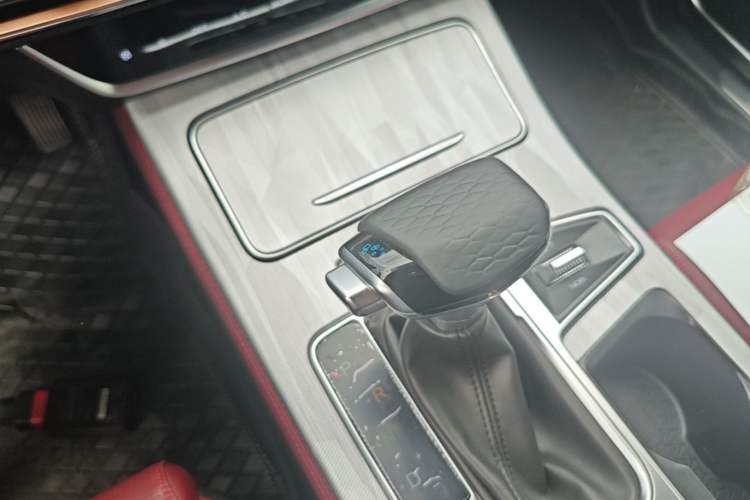 Used JETOUR X70 PLUS 2025 Model 1.5T CVT Enjoyment Edition 7-Seater Gear Lever