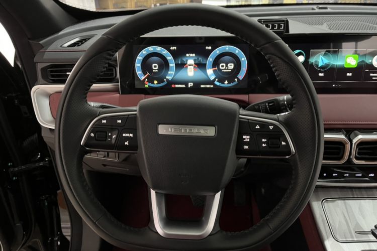 Used JETOUR X70 PLUS 2025 1.5T CVT Flagship PRO 7-Seater Interior 2