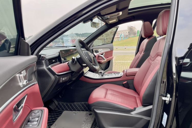 Used JETOUR X70 PLUS 2025 Champion Edition 1.5T DCT Champion MAX+ 7-Seater Interior 2