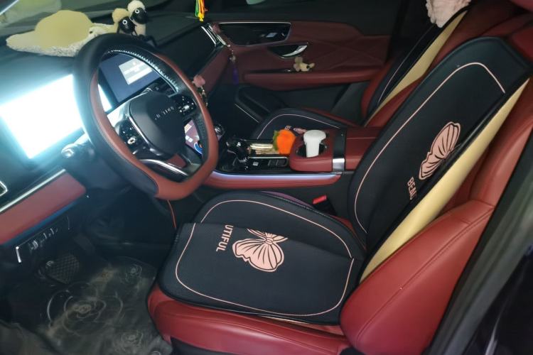Used JETOUR X70 PLUS 2025 1.5T Luxury Edition 5 Seats Interior 3