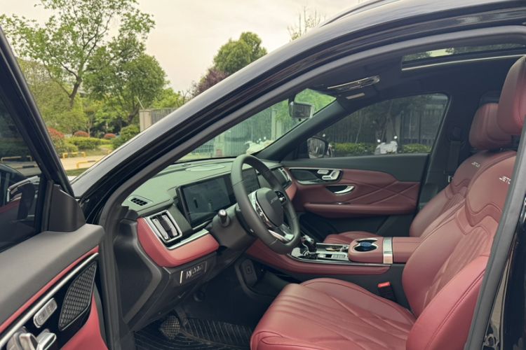 Used JETOUR X70 PLUS 2025 1.5T Ultimate Edition 5-Seater Interior 3