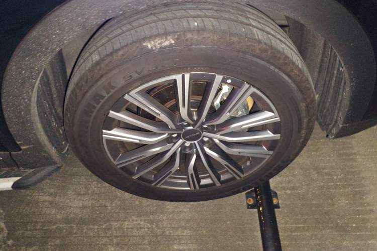Used JETOUR X70 PLUS 2025 Champion Edition 1.5T DCT Champion MAX 7-Seater Right Front Wheel Hub