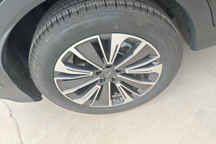 Used JETOUR X70 PLUS 2025 Model 1.5T CVT Enjoyment Edition 7-Seater Right Rear Wheel Hub