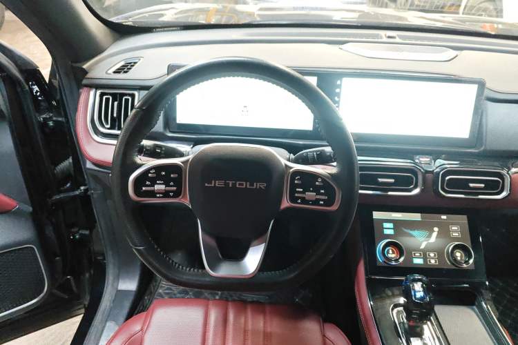 Used JETOUR X70 PLUS 2025 1.5T Luxury Edition 5 Seats Steering Wheel