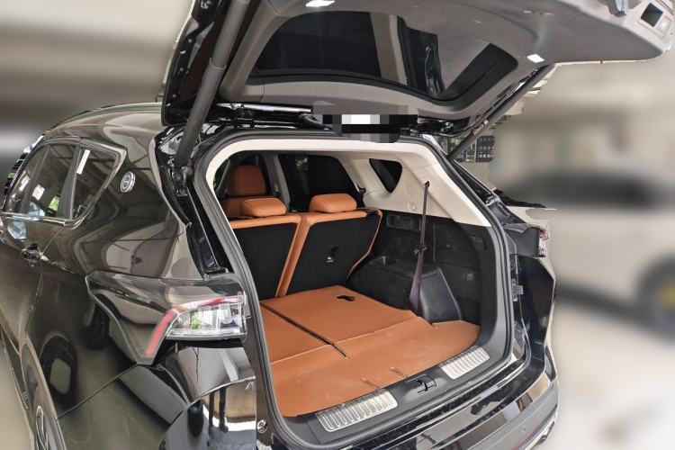 Used JETOUR X70 PLUS 2025 1.5T Flagship 7-Seater Trunk