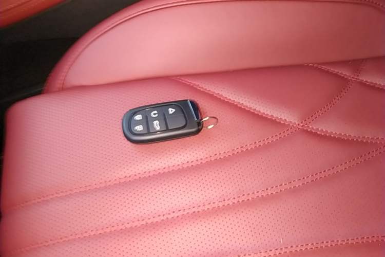 Used JETOUR X70 PLUS 2025 1.5T Luxury Edition 5 Seats Vehicle Key