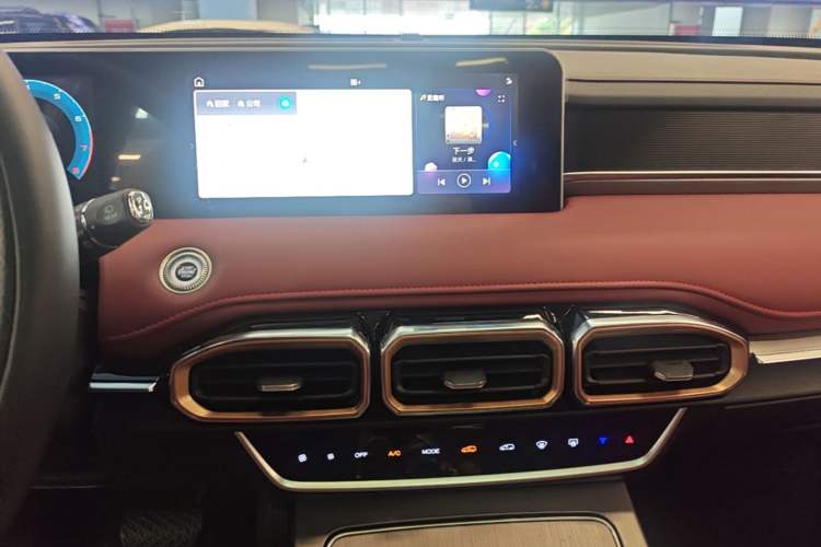 Used JETOUR X70 PLUS 2025 Champion Edition 1.5T DCT Champion MAX 5-seater Audio And AC Panel