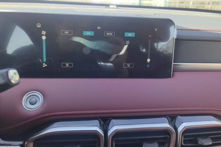 Used JETOUR X70 PLUS 2025 Champion Edition 1.5T DCT Champion MAX 5-seater Audio And AC Panel
