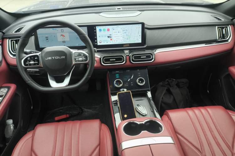 Used JETOUR X70 PLUS 2025 1.5T Flagship Edition 5 Seats Center Console