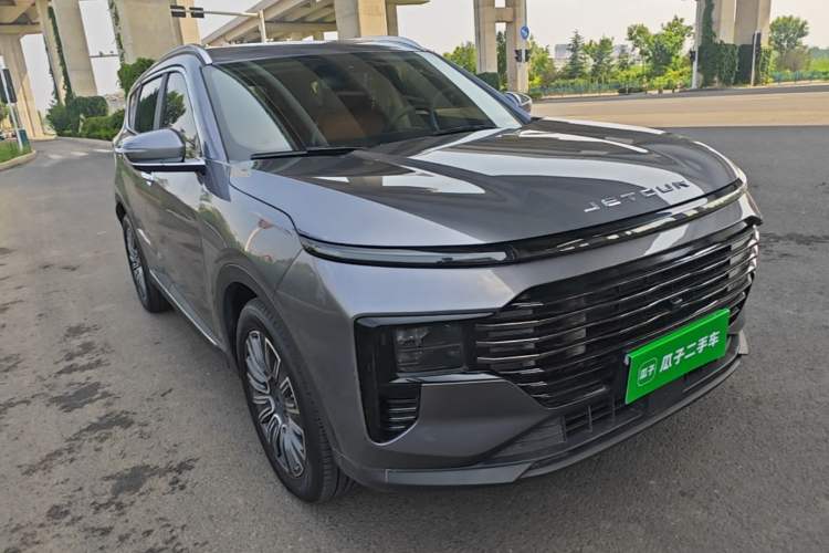 Used JETOUR X70 PLUS 2025 1.5T Luxury Edition 7-Seater Front Right 45 Deg