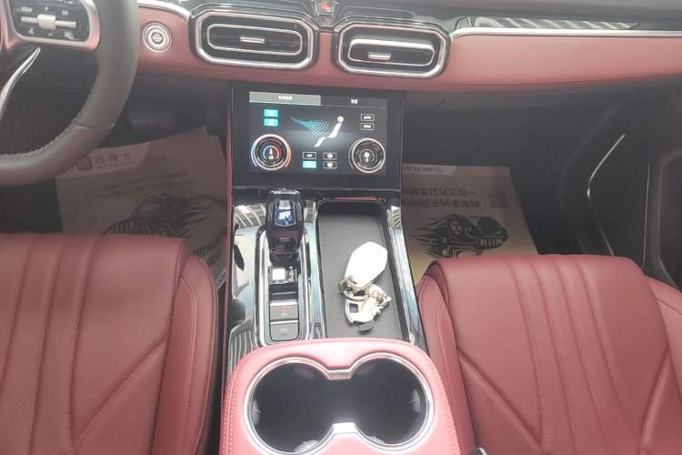 Used JETOUR X70 PLUS 2025 1.5T Luxury Edition 5 Seats Gear Lever