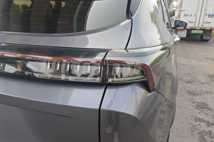 Used JETOUR X70 PLUS 2025 1.5T Luxury Edition 7-Seater Right Rear Taillight