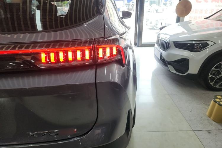 Used JETOUR X70 PLUS 2025 1.5T Luxury Edition 5 Seats Right Rear Taillight