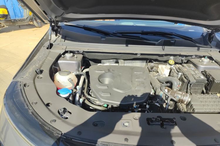 Used JETOUR X70 PLUS 2025 1.5T Luxury Edition 7-Seater Engine Bay Right