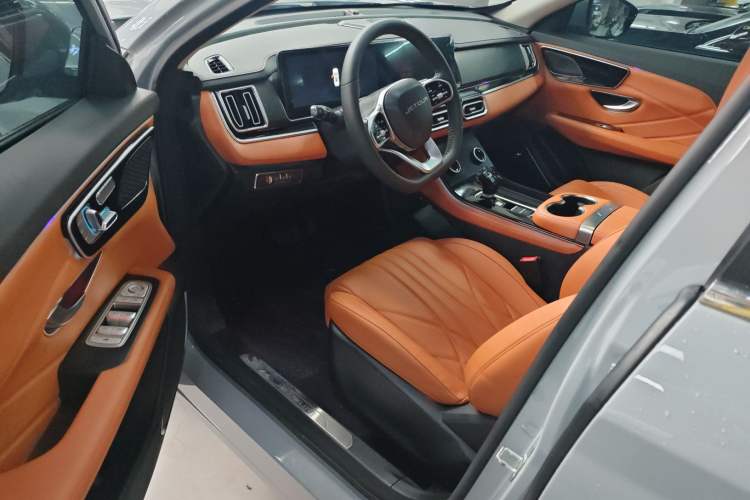 Used JETOUR X70 PLUS 2025 1.5T Luxury Edition 5 Seats Interior 2