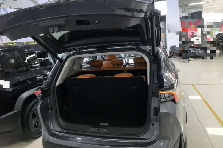 Used JETOUR X70 PLUS 2025 1.5T Luxury Edition 7-Seater Trunk