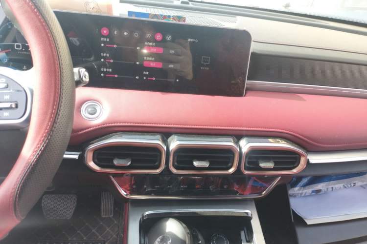 Used JETOUR X70 PLUS 2025 Champion Edition 1.5T DCT Champion MAX+ 5-seater Audio And AC Panel