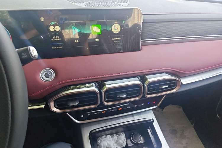 Used JETOUR X70 PLUS 2025 1.5T CVT Flagship PRO 5-Seater Audio And AC Panel
