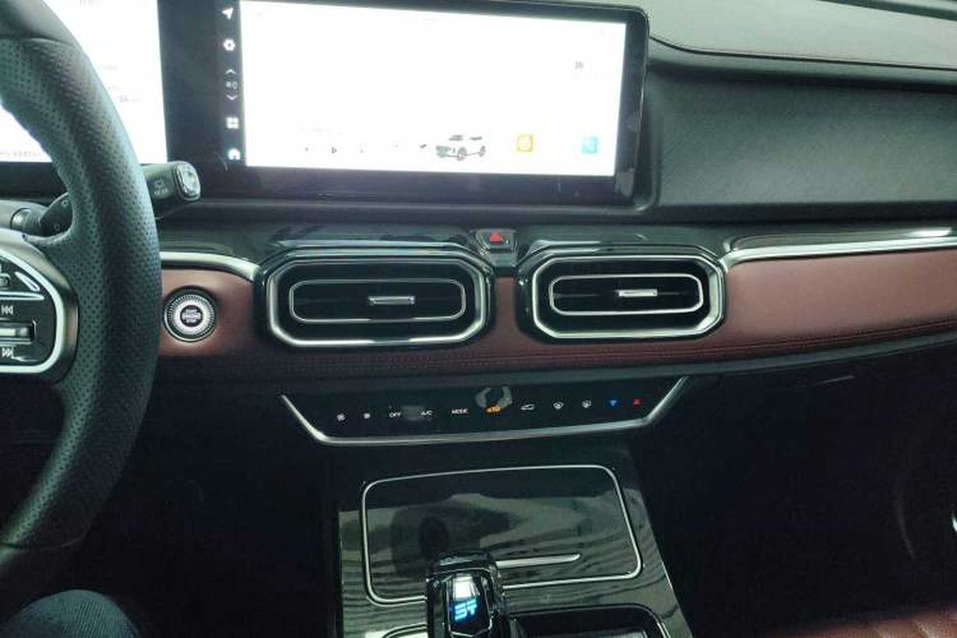 Used JETOUR X70 PLUS 2025 1.5T Elite Edition 7-Seater Audio And AC Panel