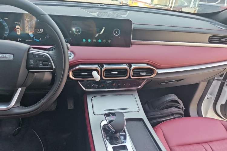 Used JETOUR X70 PLUS 2025 Champion Edition 1.5T DCT Champion PRO 5-Seater Audio And AC Panel