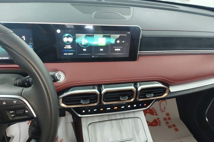 Used JETOUR X70 PLUS 2025 1.5T CVT Flagship PRO 5-Seater Audio And AC Panel
