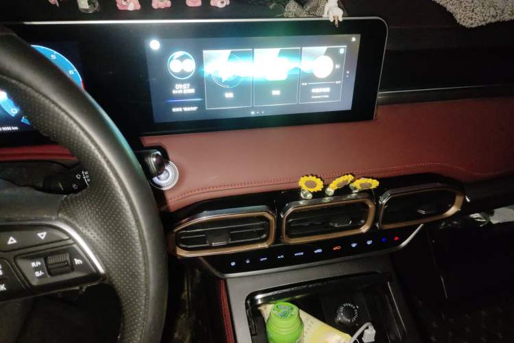 Used JETOUR X70 PLUS 2025 Champion Edition 1.5T DCT Champion PRO 5-Seater Audio And AC Panel